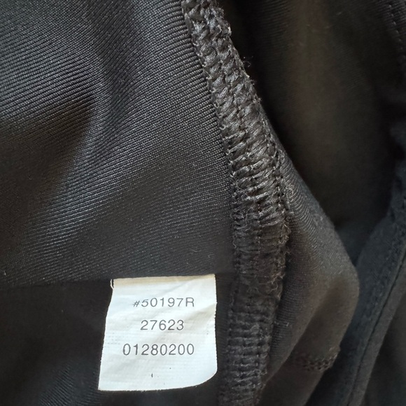 NWOT Spanx Women's Athletic Black Gym Workout Yoga Shorts Size Medium - Picture 4 of 5